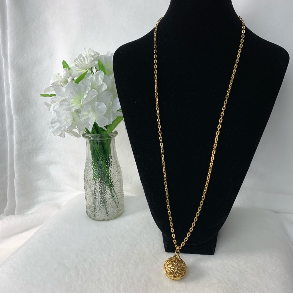 Gold Tone Necklace Cage Pendent